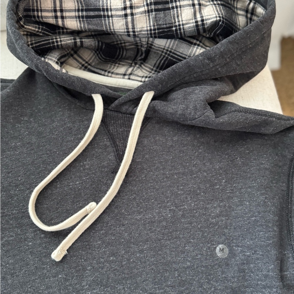 American Eagle Men's Charcoal Hoodie with Plaid Lining